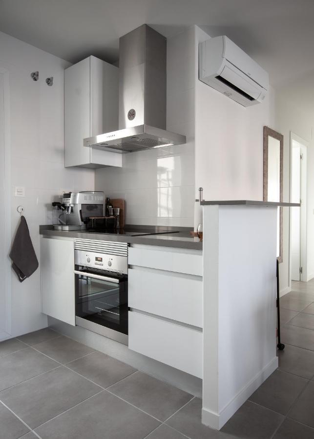 Sunny In With Outdoor Swimming Pool And Garage Parking Place Included, 300m From The Sandy * Dénia