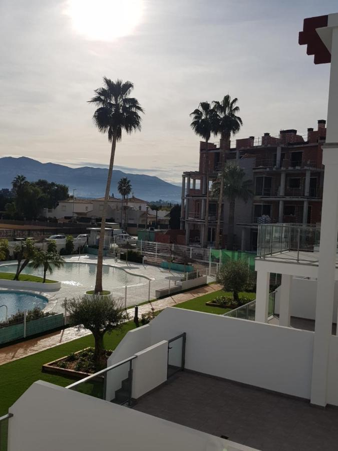 Apartamento Sunny In With Outdoor Swimming Pool And Garage Parking Place Included, 300m From The Sandy *