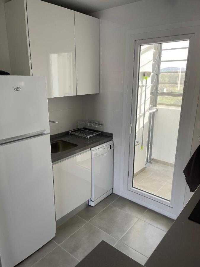 Sunny In With Outdoor Swimming Pool And Garage Parking Place Included, 300m From The Sandy Apartamento Dénia