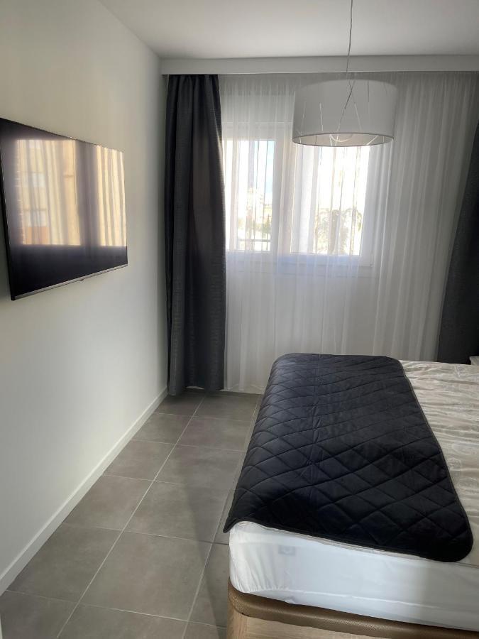 Appartement Sunny In With Outdoor Swimming Pool And Garage Parking Place Included, 300m From The Sandy *